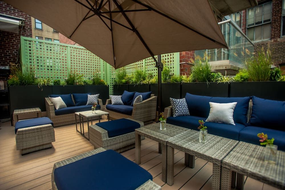 شرفة مرصوفة