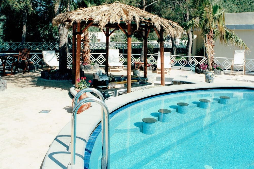 حوض السباحة صورة