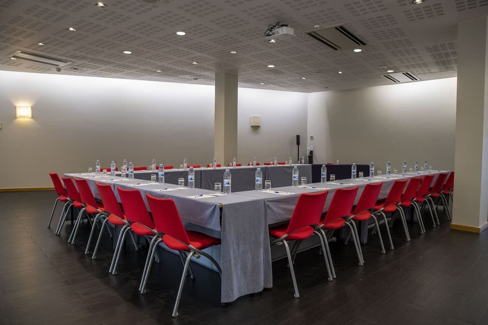 غرفة الاجتماعات