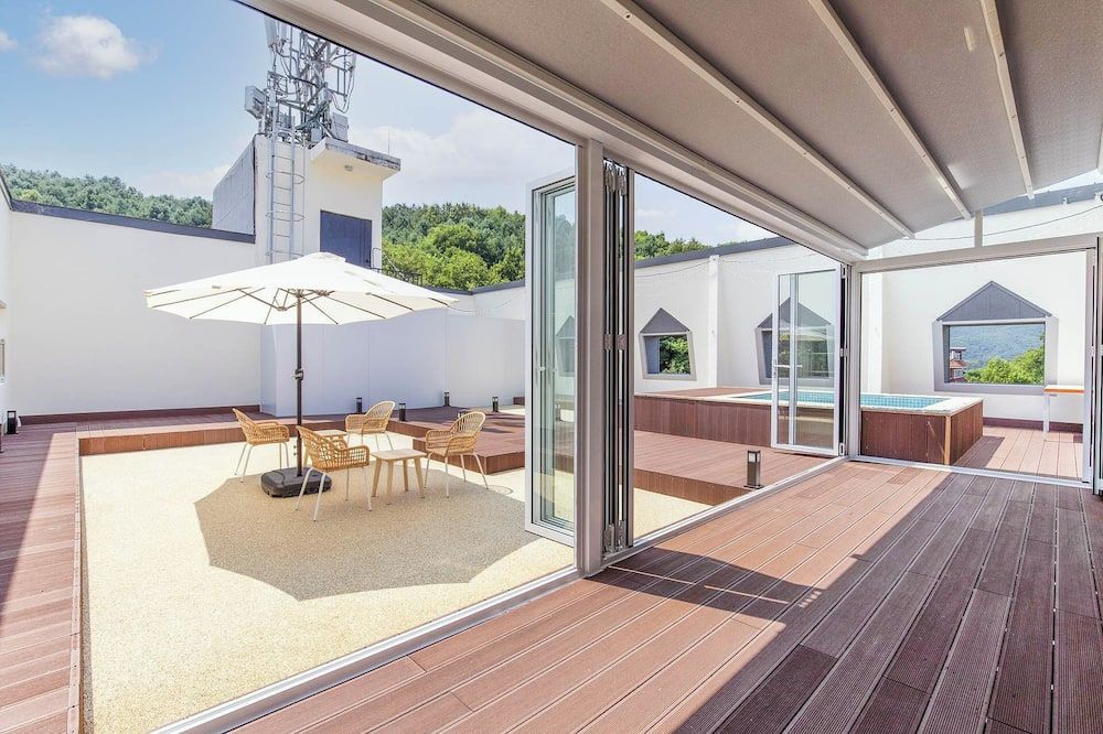 شرفة مرصوفة