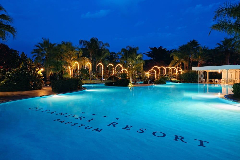 حوض السباحة صورة