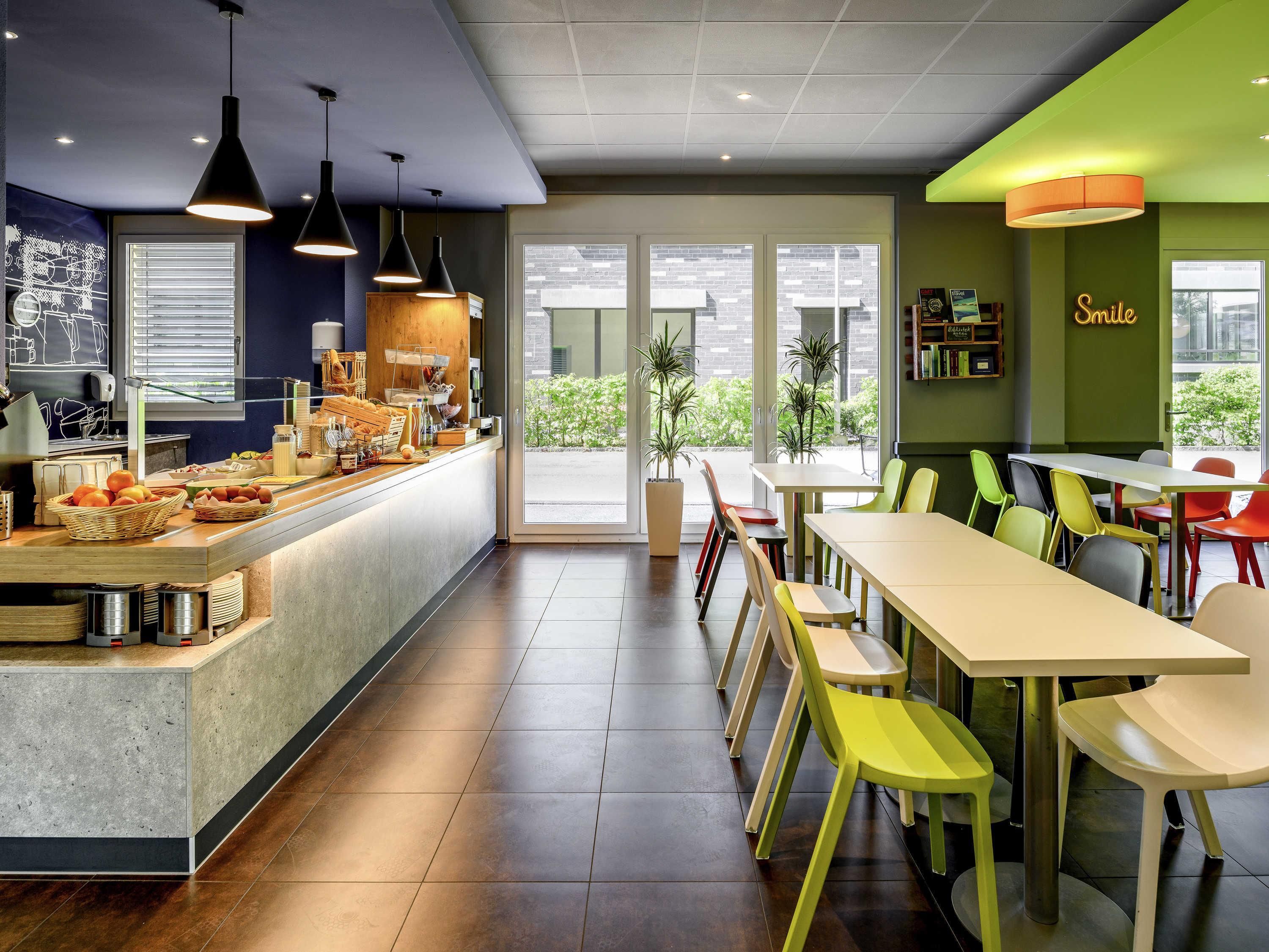 غرفة طعام صورة