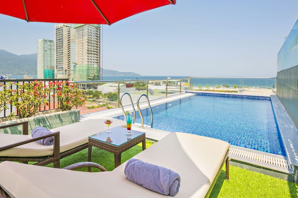 حوض السباحة صورة