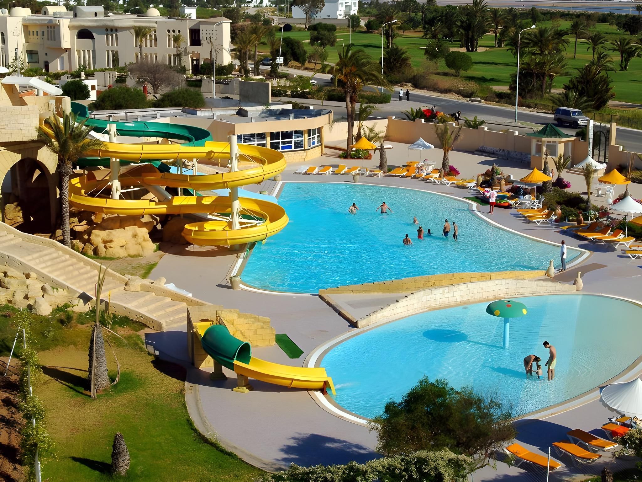 حوض السباحة صورة