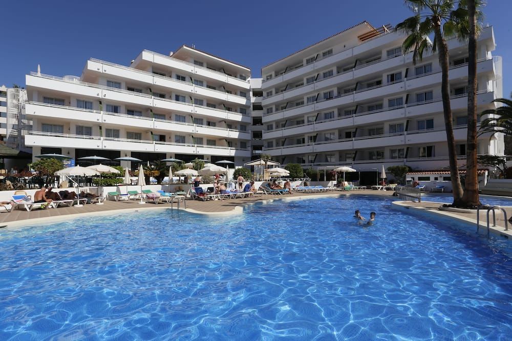 حوض السباحة صورة