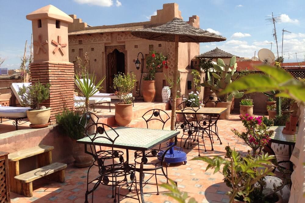 شرفة مرصوفة