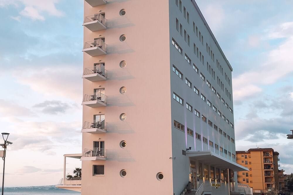 مبنى