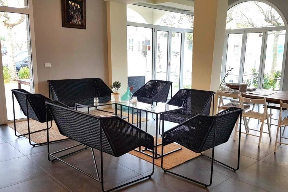 غرفة طعام صورة