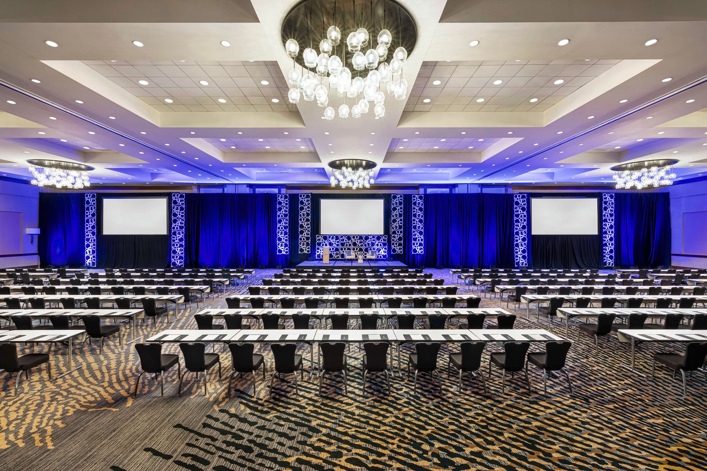 غرفة الاجتماعات