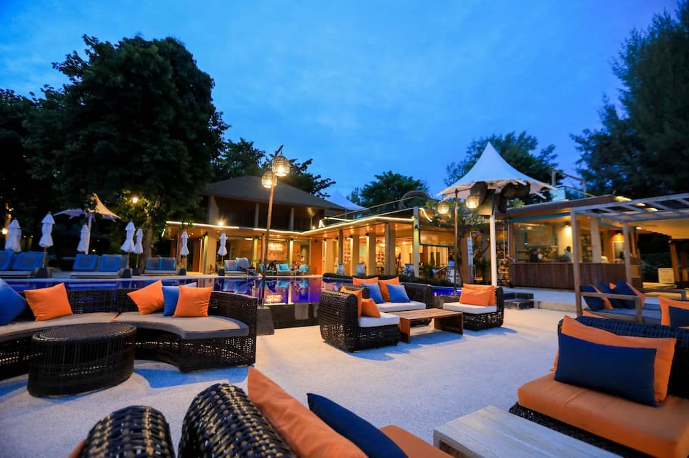 شرفة مرصوفة