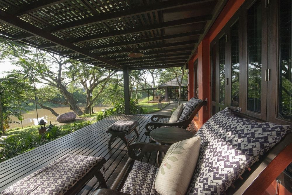 شرفة مرصوفة