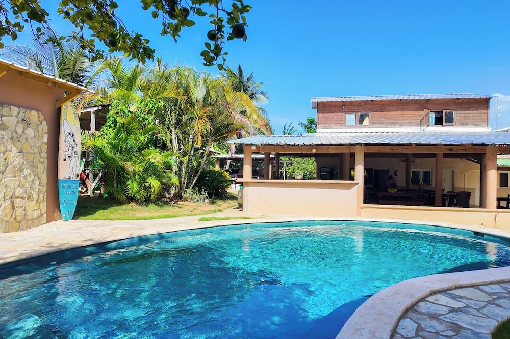 حوض السباحة صورة