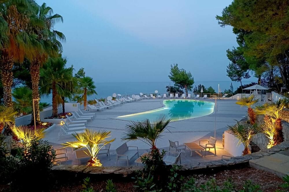 حوض السباحة صورة