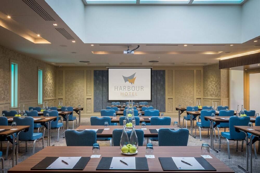 غرفة الاجتماعات