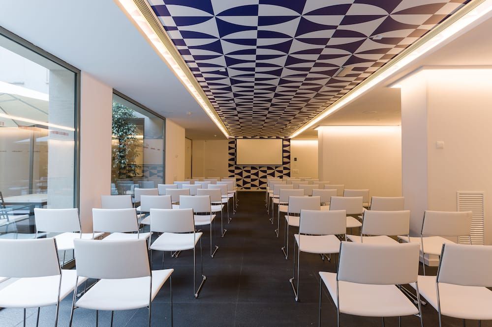 غرفة الاجتماعات