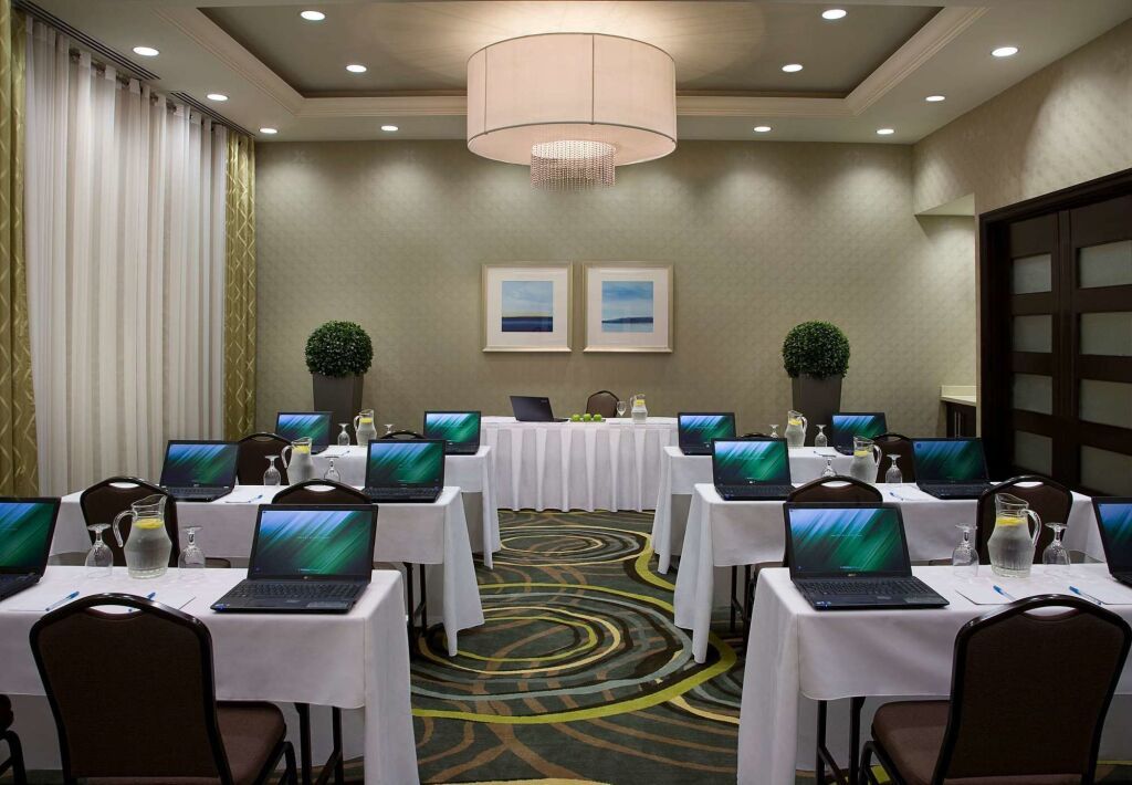 غرفة الاجتماعات