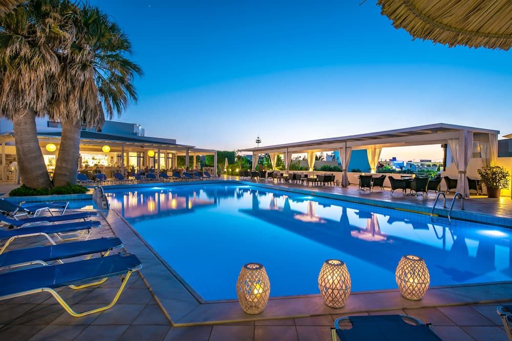 حوض السباحة صورة