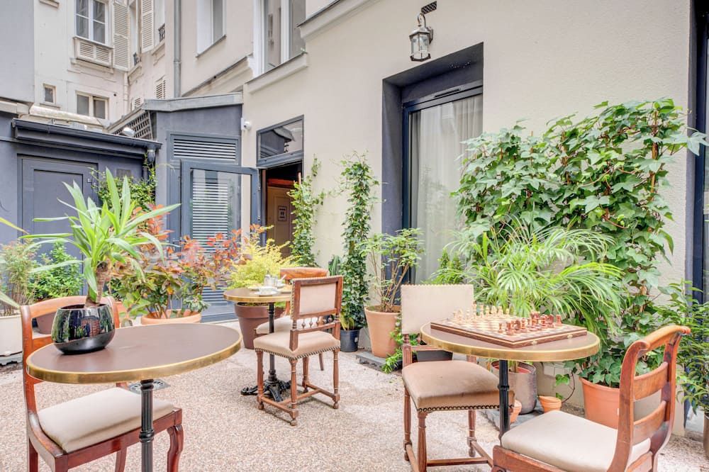 شرفة مرصوفة صورة