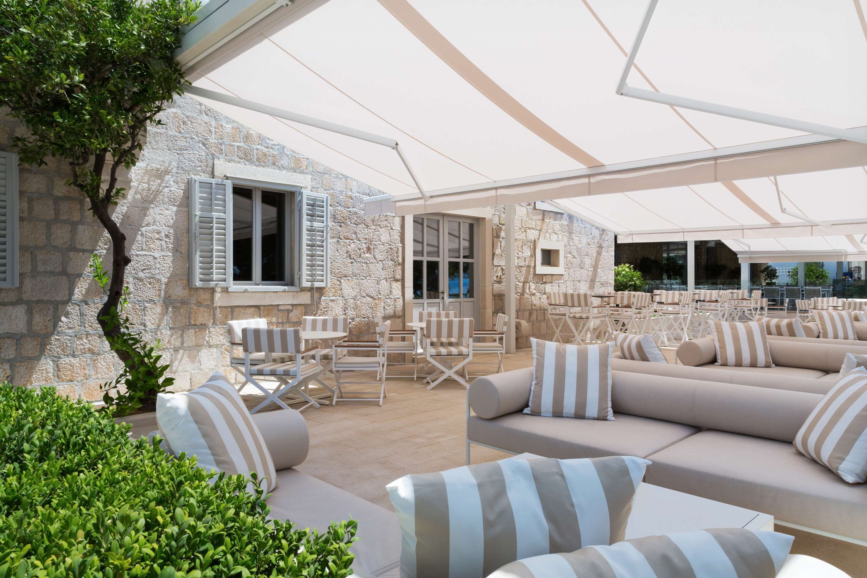 شرفة مرصوفة