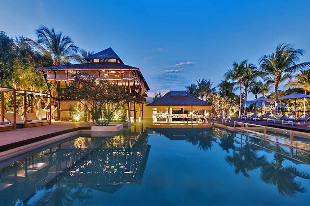 حوض السباحة صورة