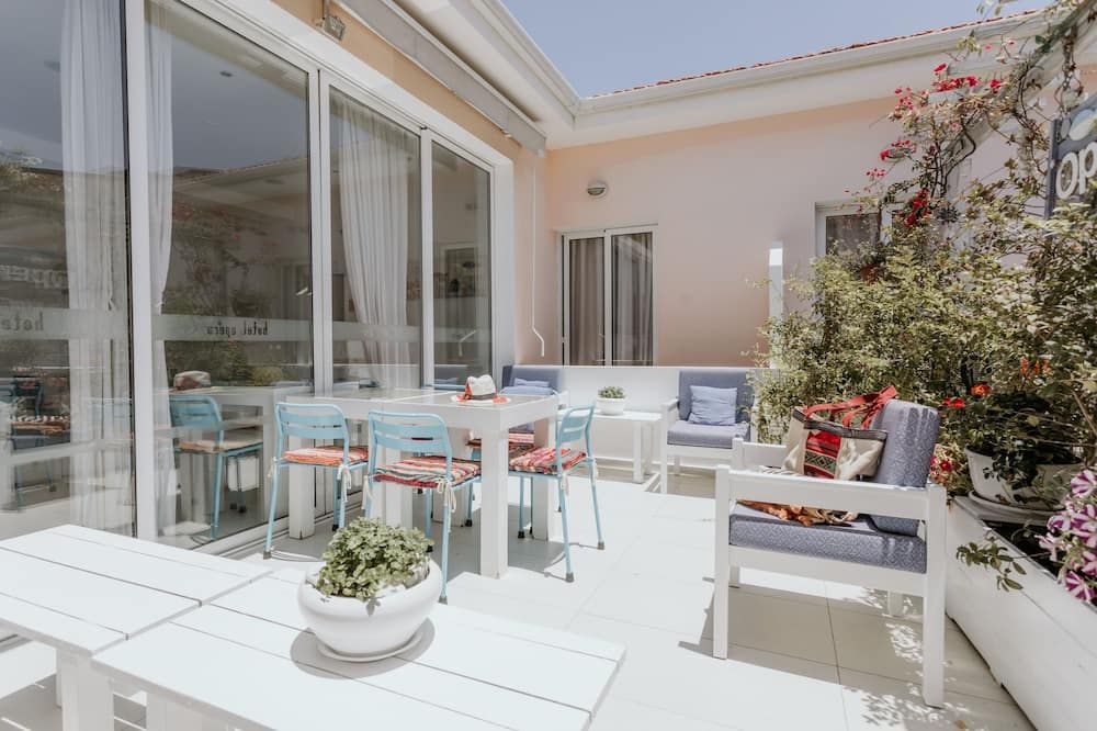 شرفة مرصوفة