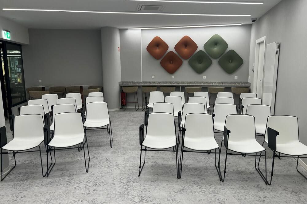 غرفة الاجتماعات