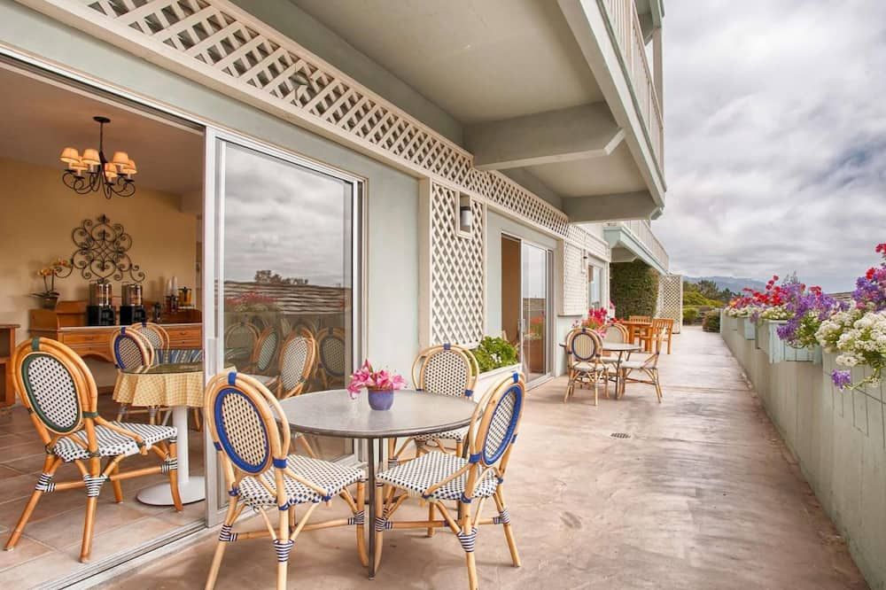 شرفة مرصوفة صورة