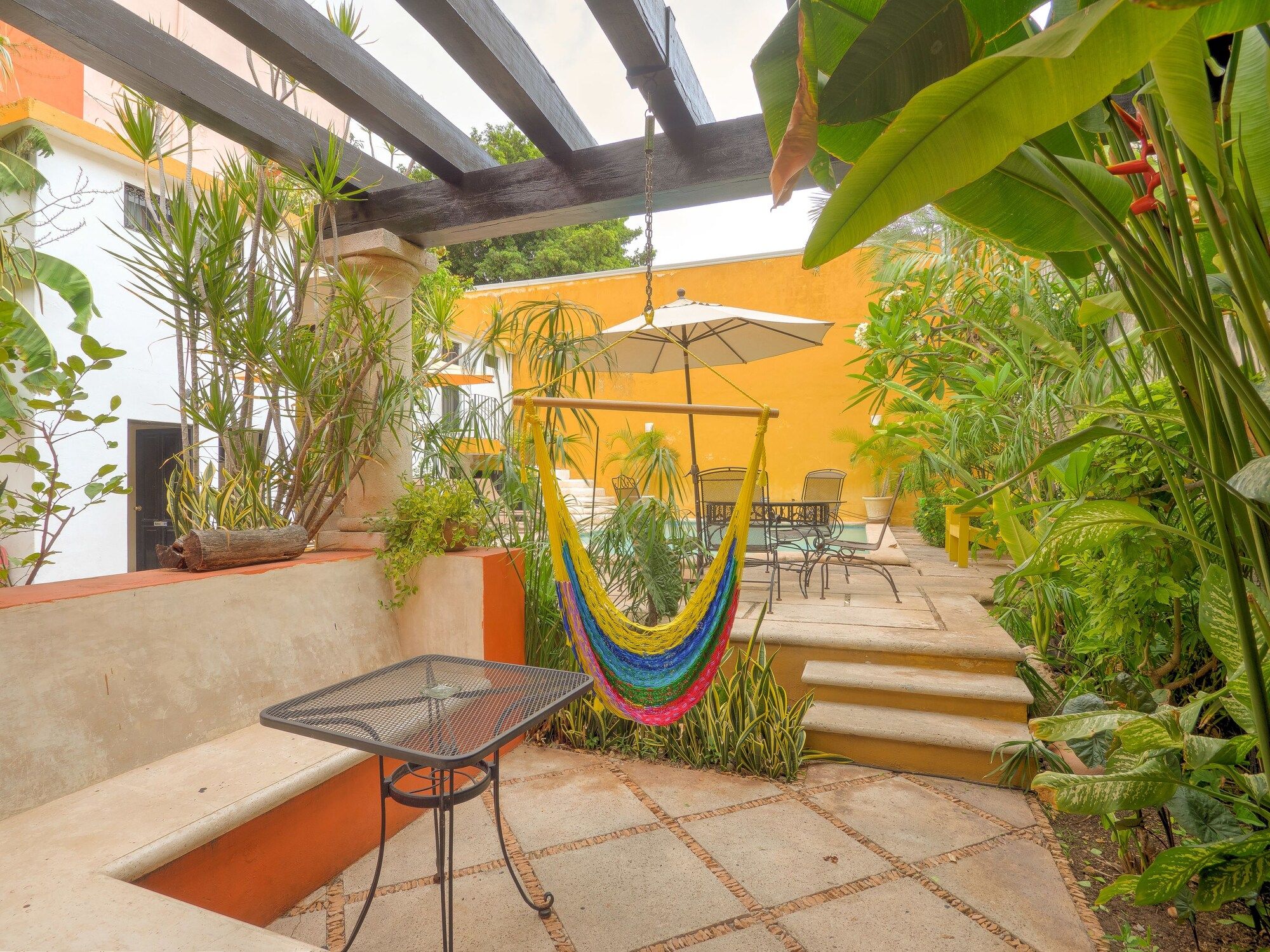 شرفة مرصوفة