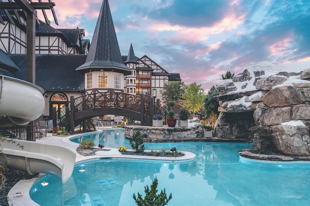 حوض السباحة