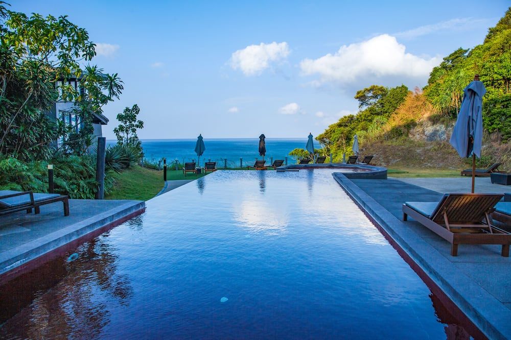 حوض السباحة صورة