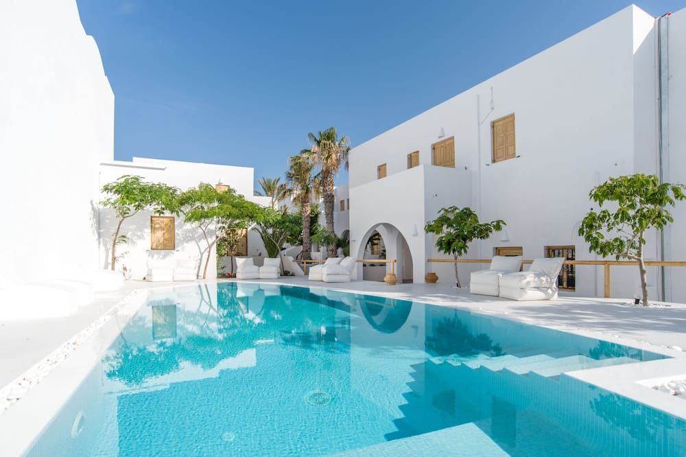 حوض السباحة صورة