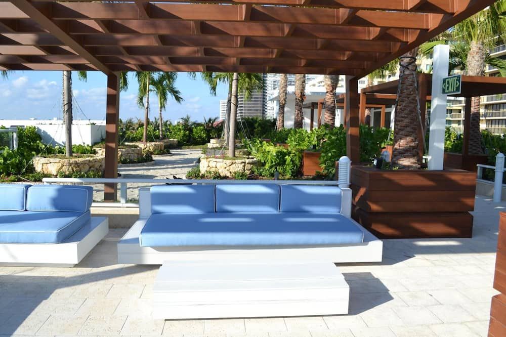 شرفة مرصوفة