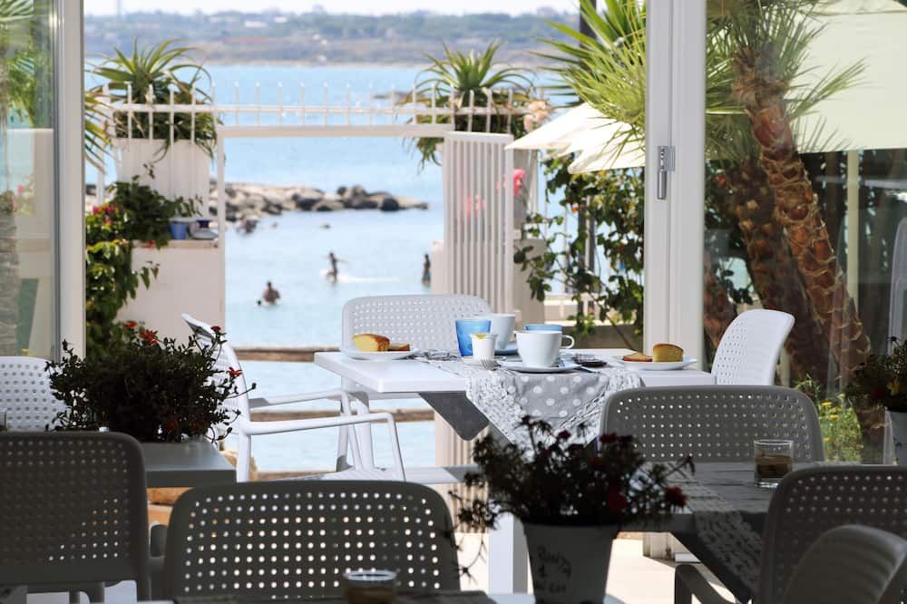 شرفة مرصوفة