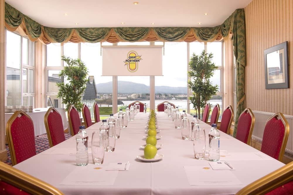 غرفة الاجتماعات