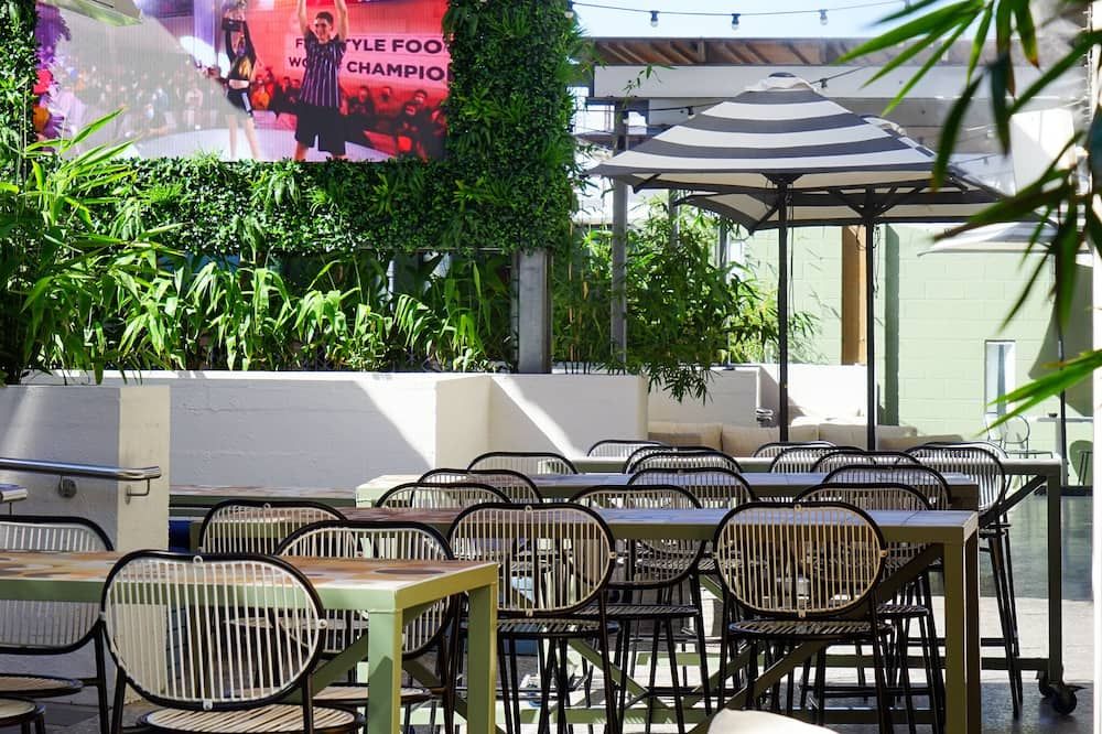 شرفة مرصوفة