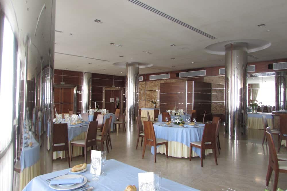 مطعم