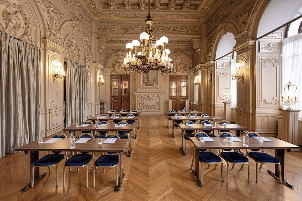 غرفة الاجتماعات