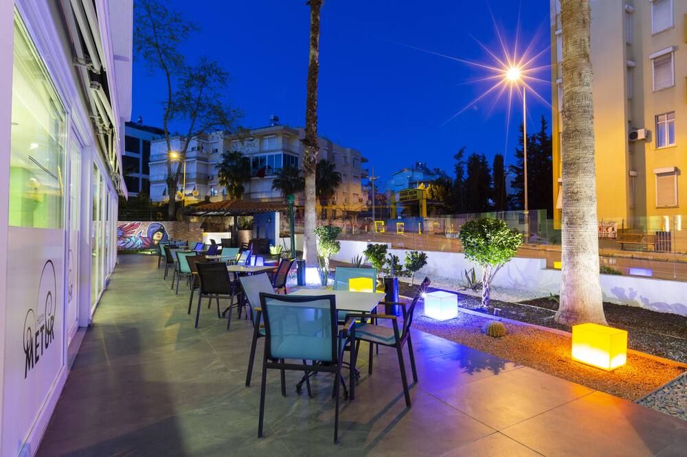 شرفة مرصوفة