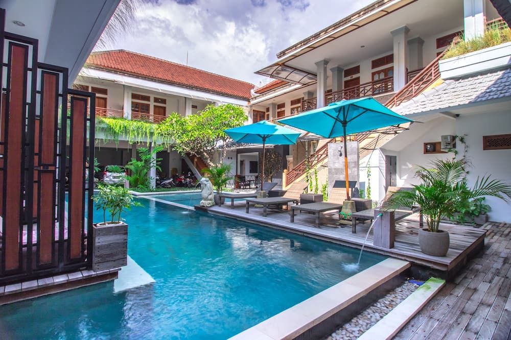 حوض السباحة صورة