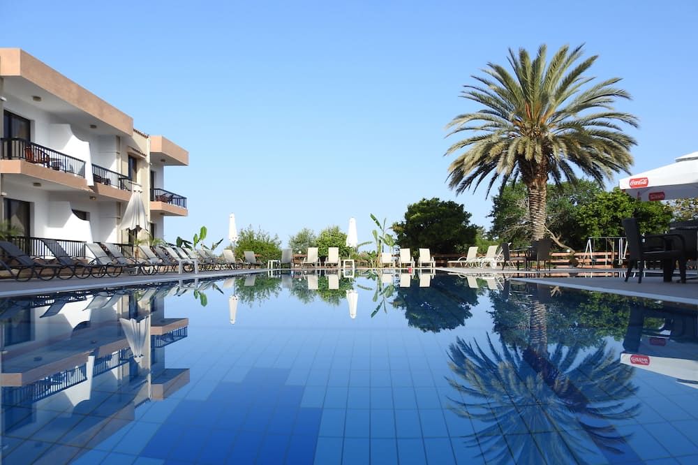 حوض السباحة صورة