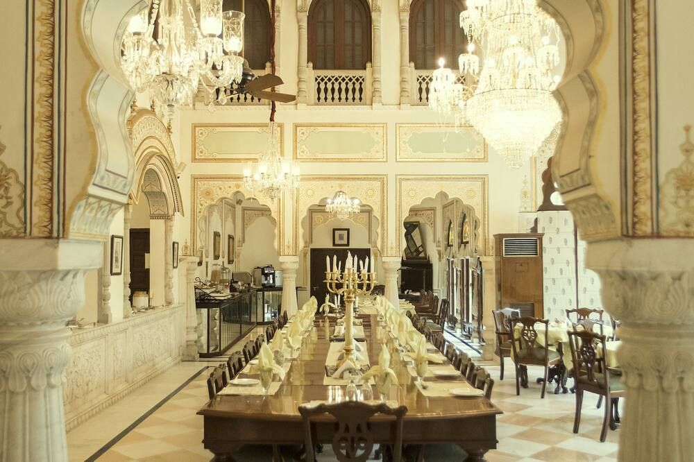 مطعم