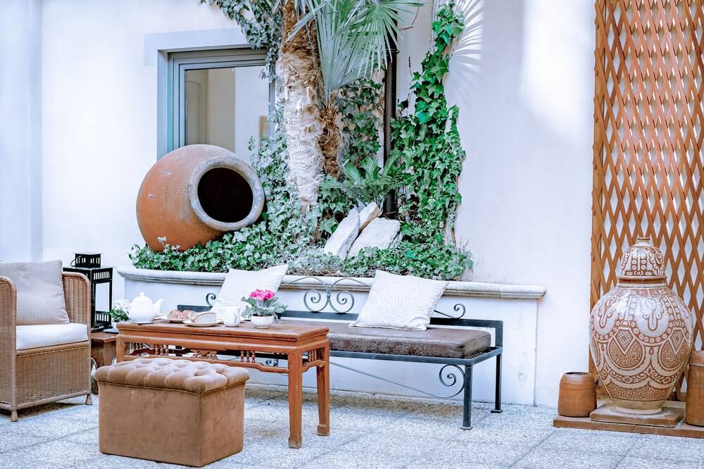 شرفة مرصوفة