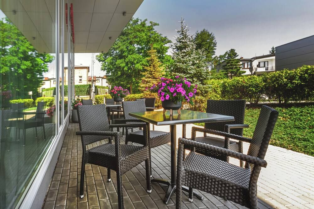 شرفة مرصوفة