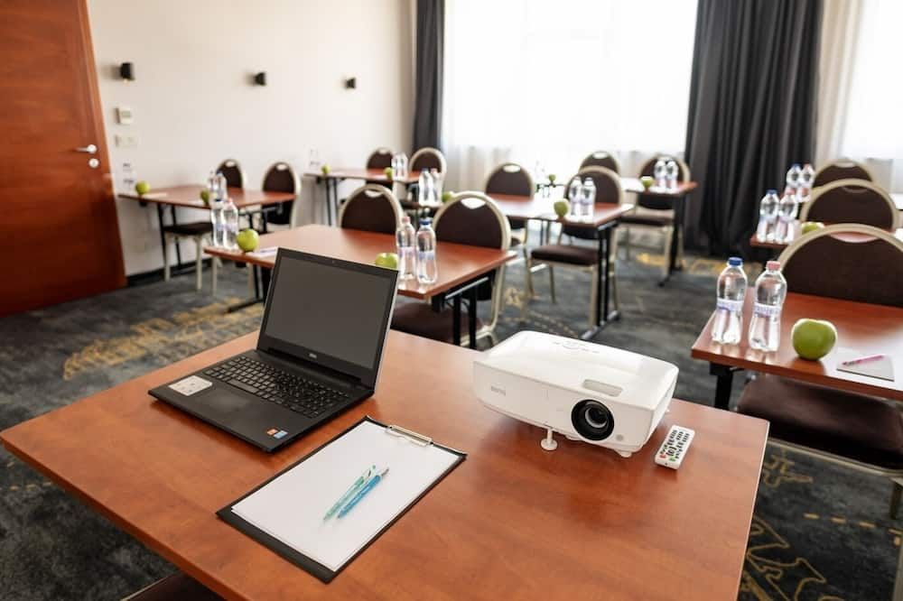 غرفة الاجتماعات