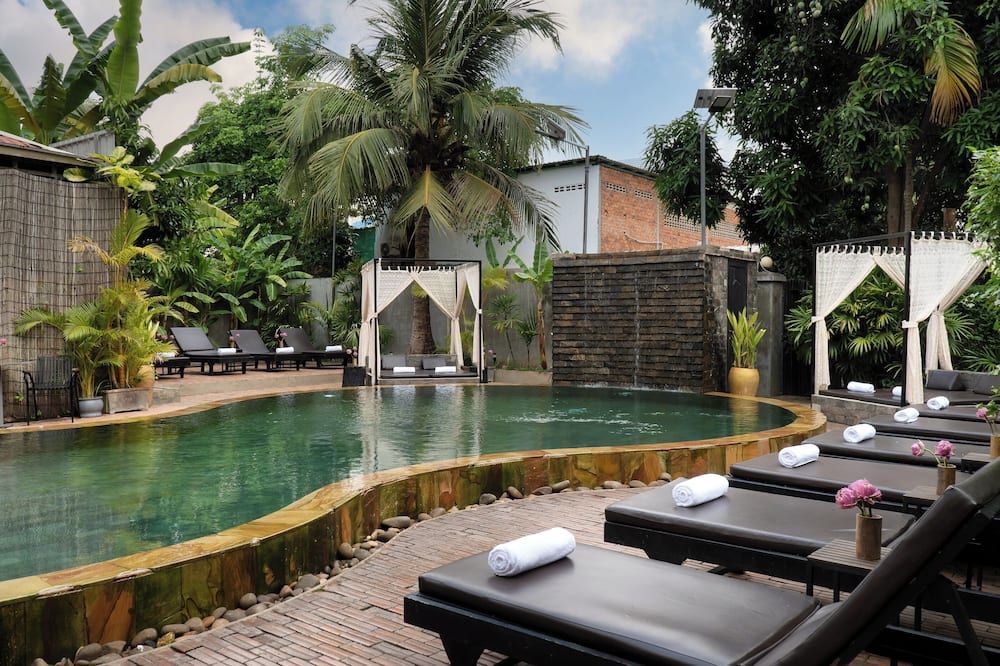 حوض السباحة صورة