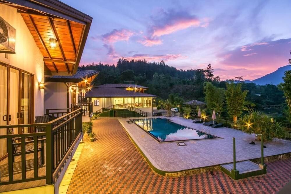 حوض السباحة صورة