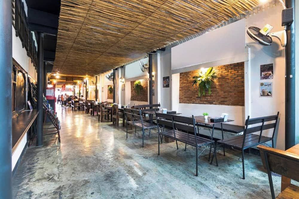 مطعم