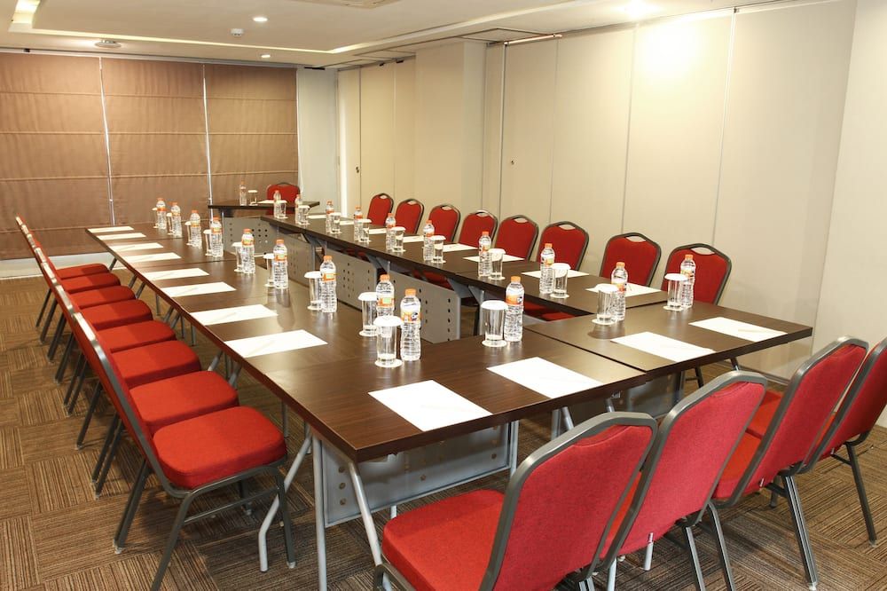 غرفة الاجتماعات