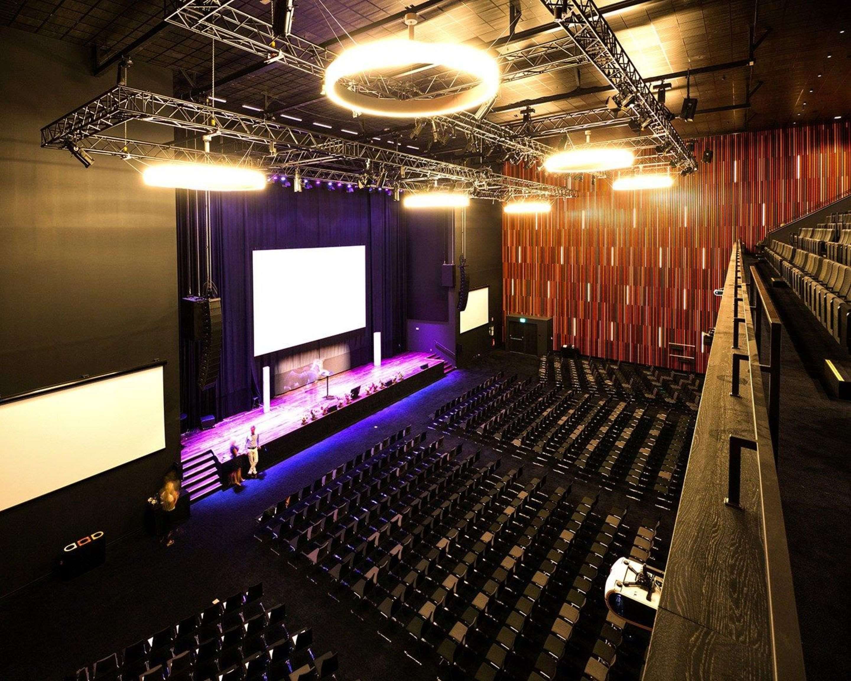 غرفة الاجتماعات