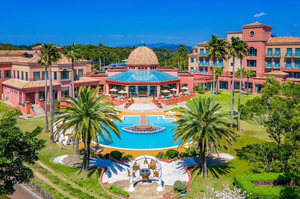 حوض السباحة صورة